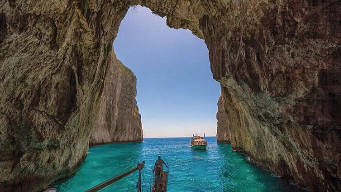 Boat to Antipaxos